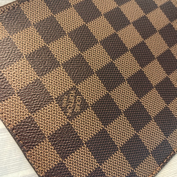 Louis Vuitton wristlet - Picture 4 of 5